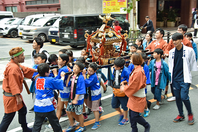 子供神輿巡行