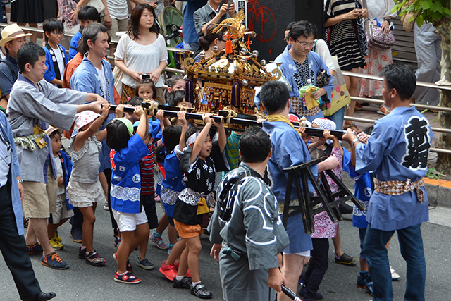 子供神輿巡行
