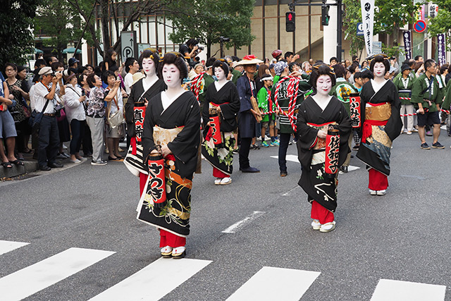 宵宮巡行